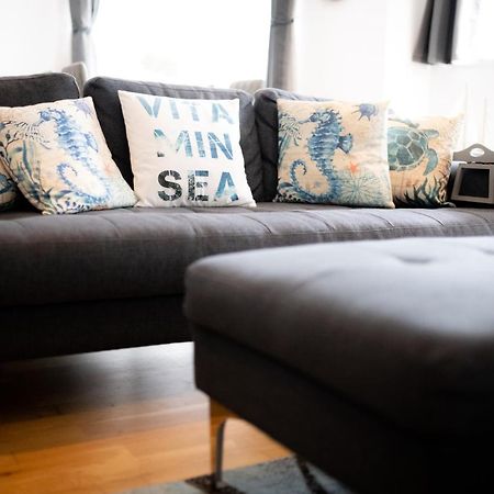 Seaview, Luxury Apartment, 2 Min Walk To Porth Beach New Quay Esterno foto