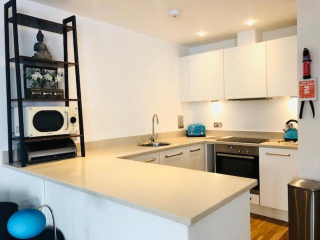 Seaview, Luxury Apartment, 2 Min Walk To Porth Beach New Quay Esterno foto