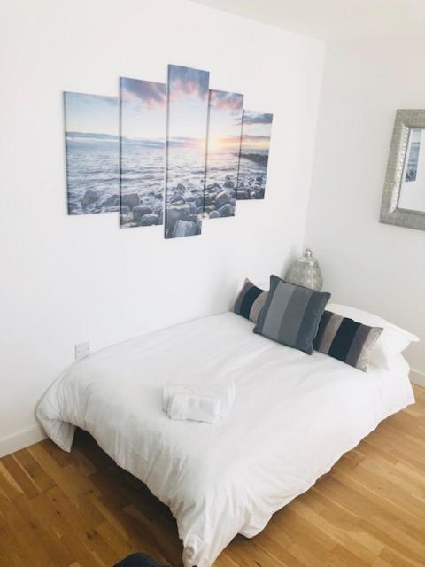 Seaview, Luxury Apartment, 2 Min Walk To Porth Beach New Quay Esterno foto