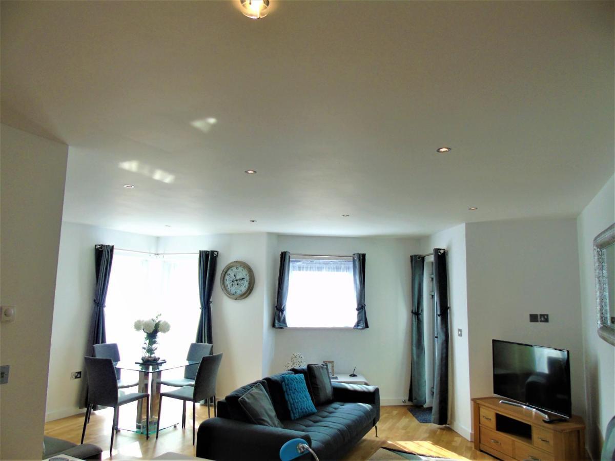 Seaview, Luxury Apartment, 2 Min Walk To Porth Beach New Quay Esterno foto
