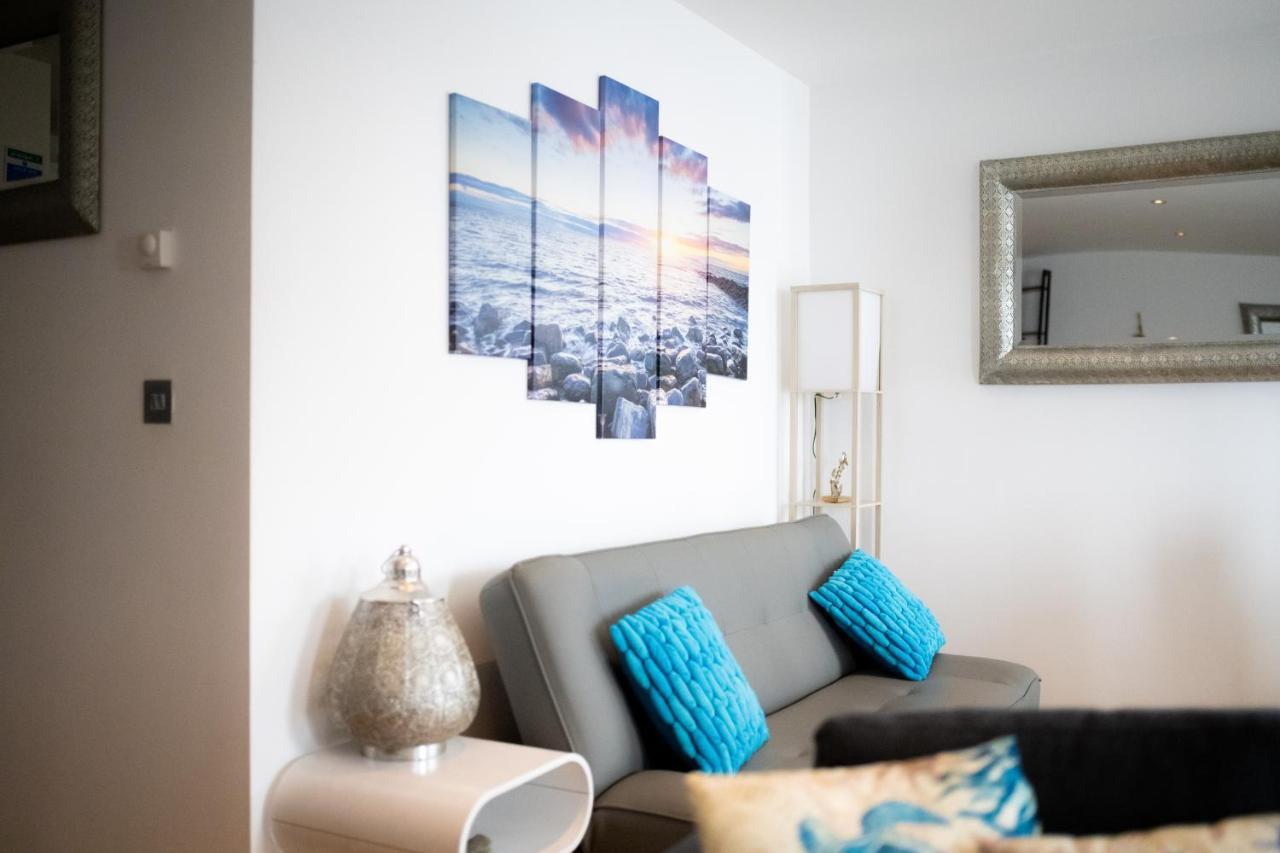 Seaview, Luxury Apartment, 2 Min Walk To Porth Beach New Quay Esterno foto