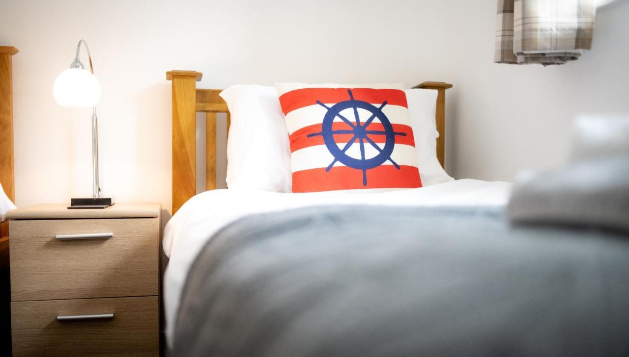 Seaview, Luxury Apartment, 2 Min Walk To Porth Beach New Quay Esterno foto