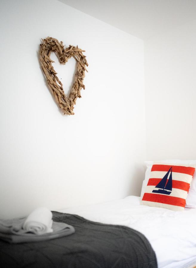 Seaview, Luxury Apartment, 2 Min Walk To Porth Beach New Quay Esterno foto