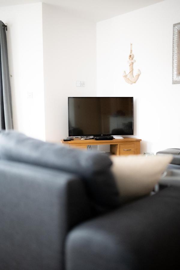 Seaview, Luxury Apartment, 2 Min Walk To Porth Beach New Quay Esterno foto