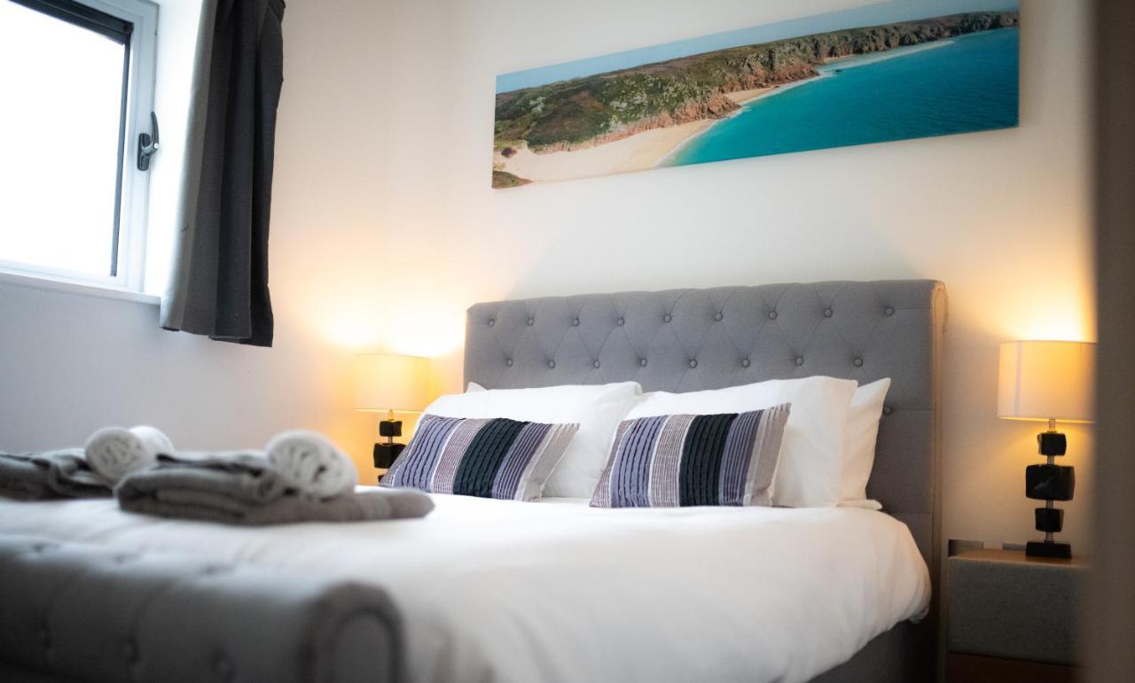 Seaview, Luxury Apartment, 2 Min Walk To Porth Beach New Quay Esterno foto